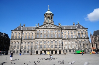 Лучшие достопримечательности Нидерландов - Королевский дворец в Амстердаме